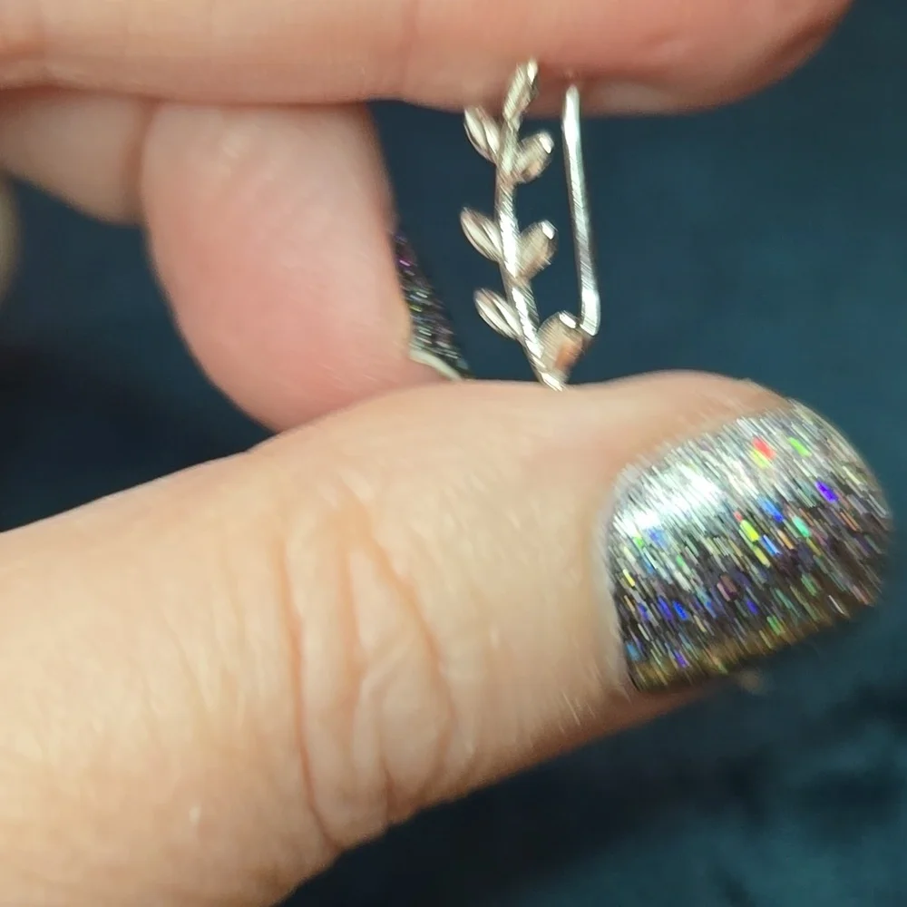 Sterling Silver Climbing Leaf Earrings Brand New In Box - Picture 2 of 3